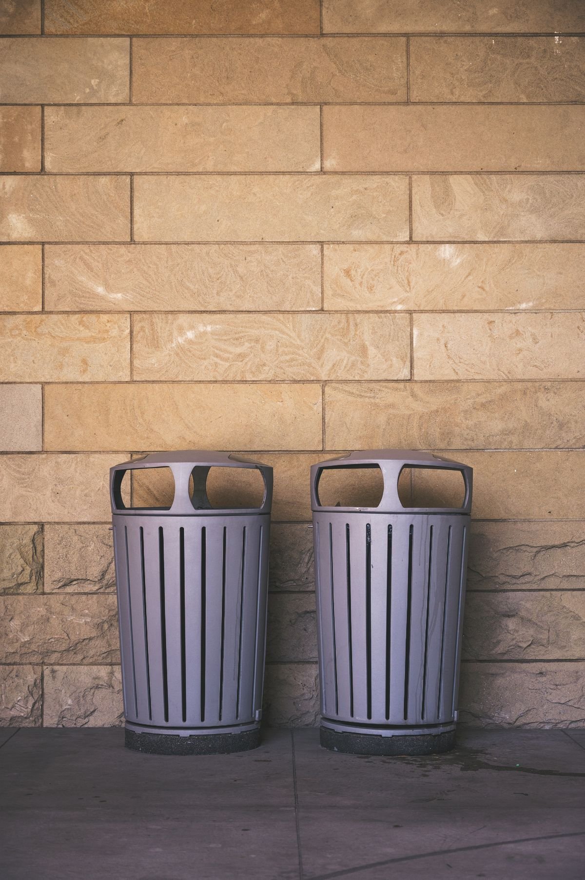 Lobby dustbins