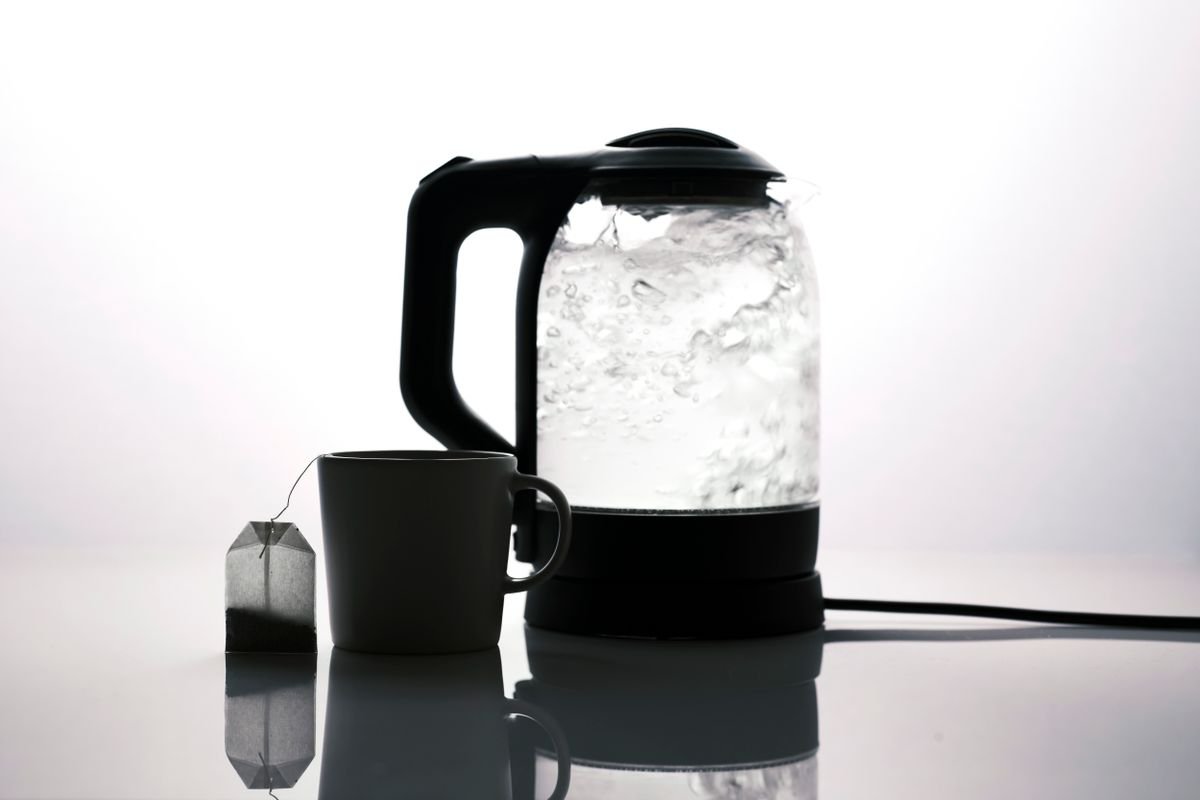 Electric kettle and tray set