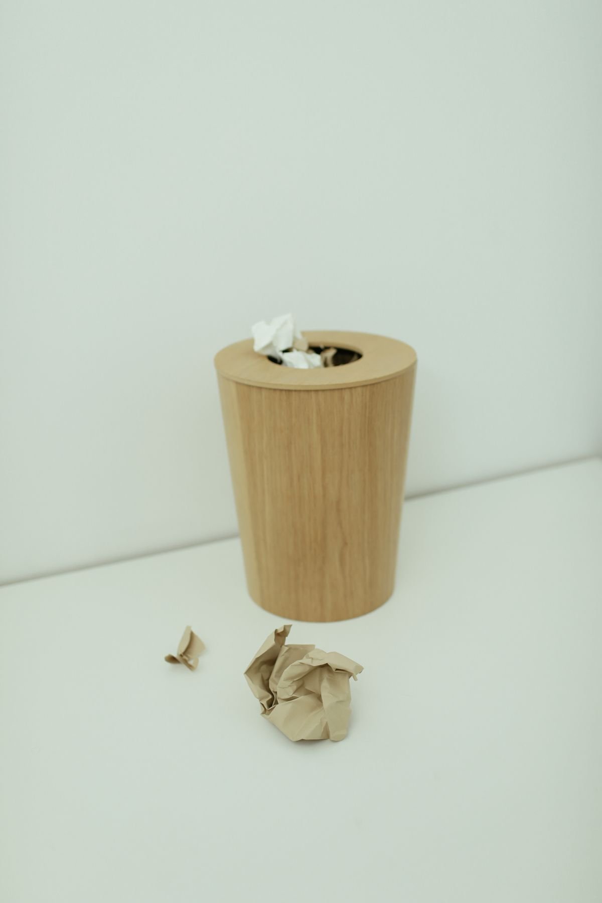 In-room dustbin