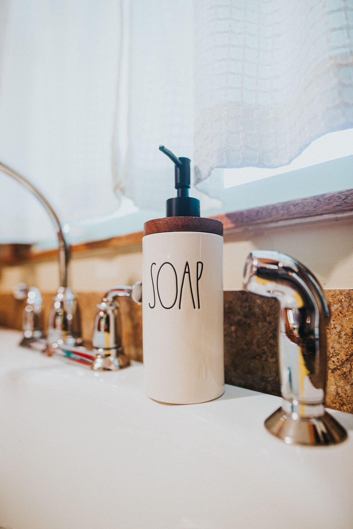 Ceramic soap dispenser