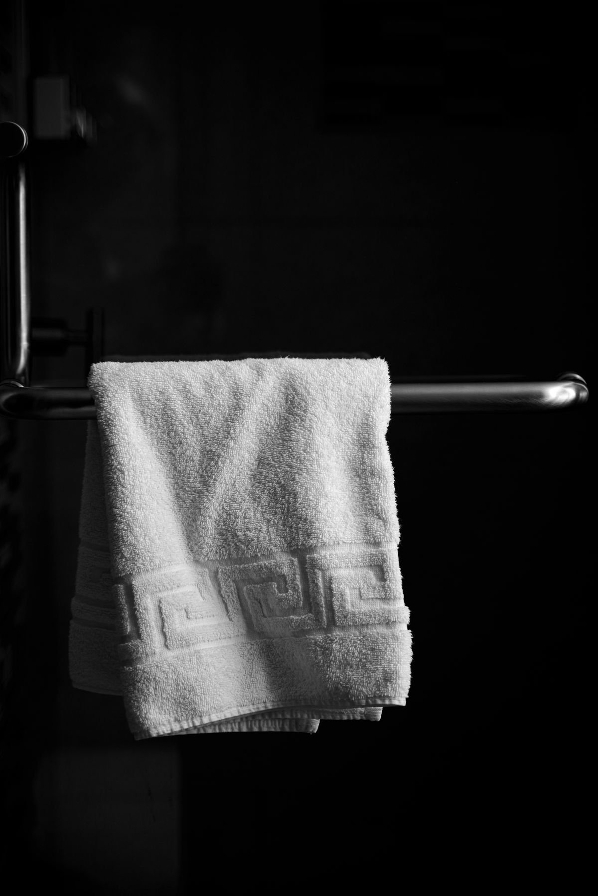 Towel rod close-up